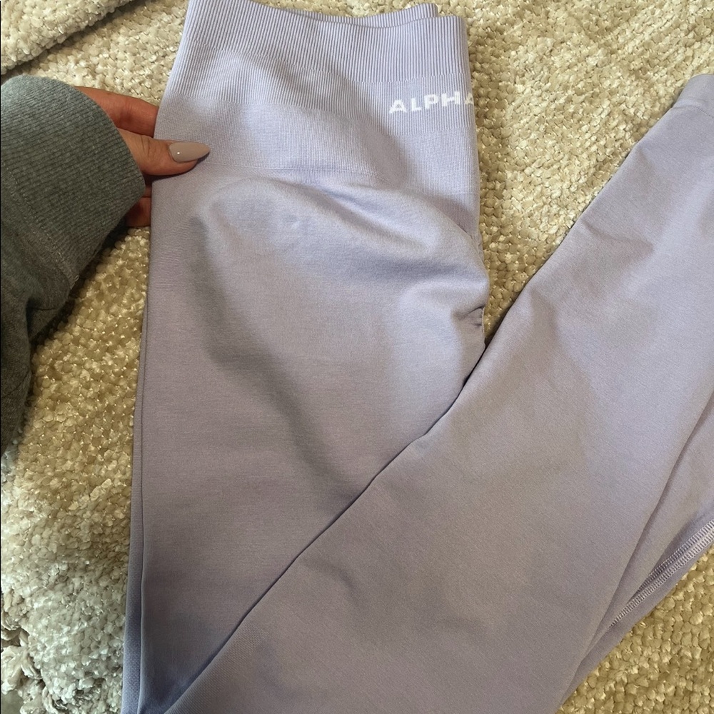 Alphalete Amplify Misty Lilac size Medium